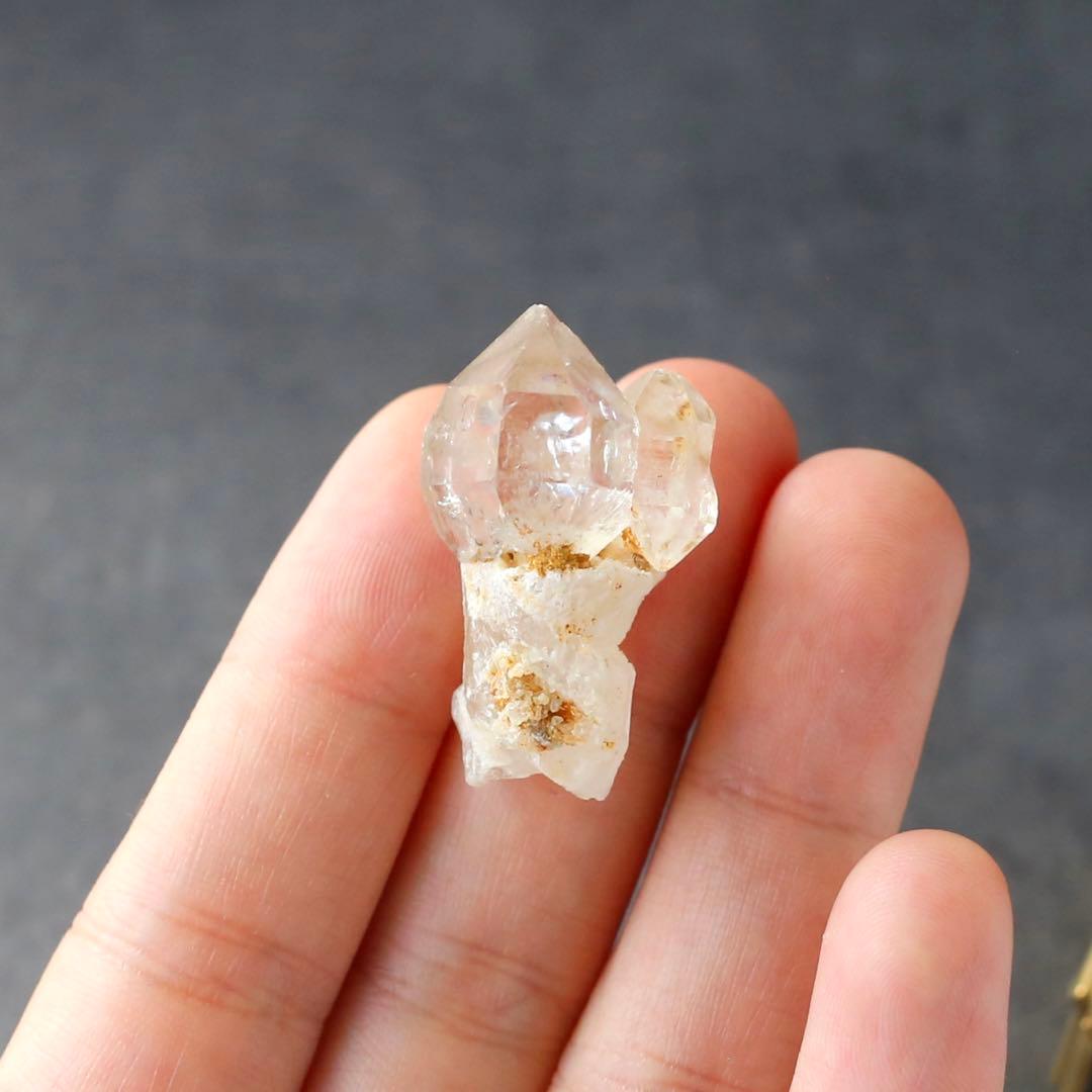 セプタークォーツ 松茸水晶 キノコ水晶 鉱物標本 原石 インテリア 王笏水晶