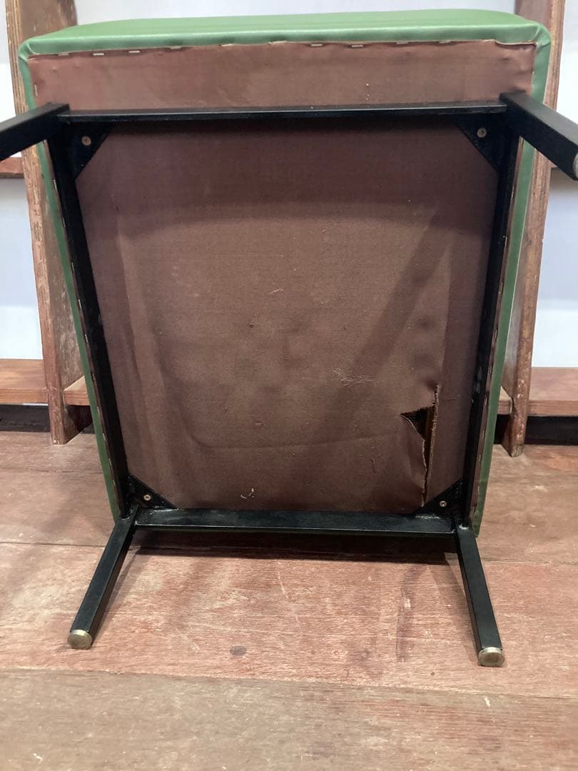 ☆ビンテージ☆オフィスソファ☆緑と黒がお洒落☆2脚セット