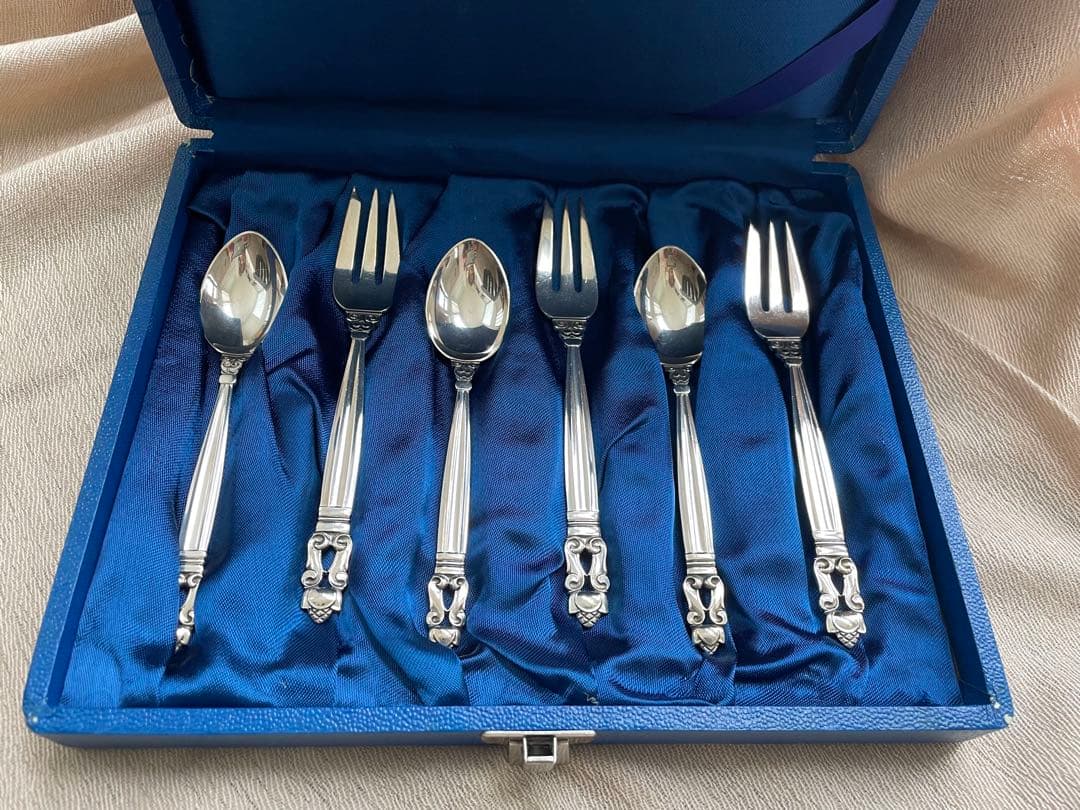 ジョージ・ジェンセンAcorn ティースプーンとデザートフォーク　3セット