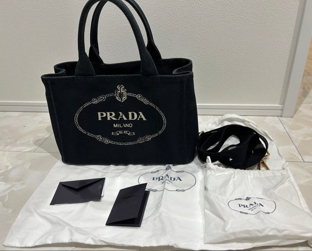 プラダ　カナパ　NERO