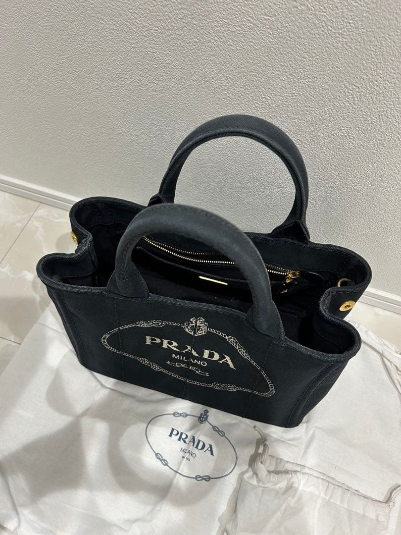 プラダ　カナパ　NERO