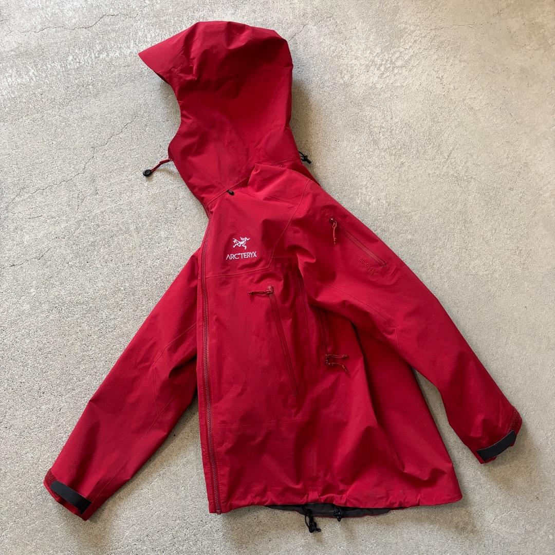 A*様 ⭐︎レア⭐︎ arc'teryx Beta SV アークテリクス Red