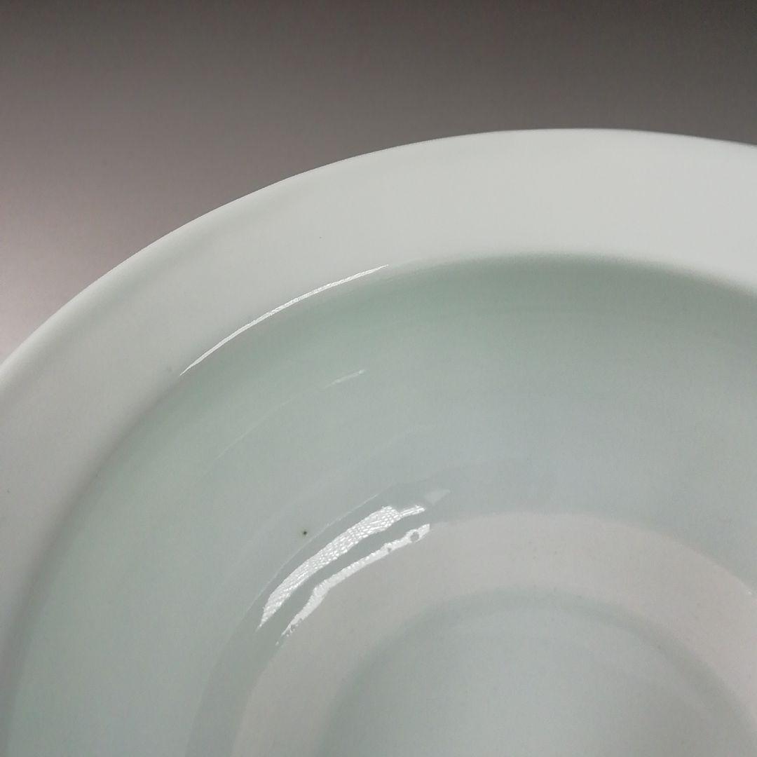 Ｔ６６８　建水　『白磁　宝尽くし』『大日本　三川内　平戸窯　悦山 造』　共箱