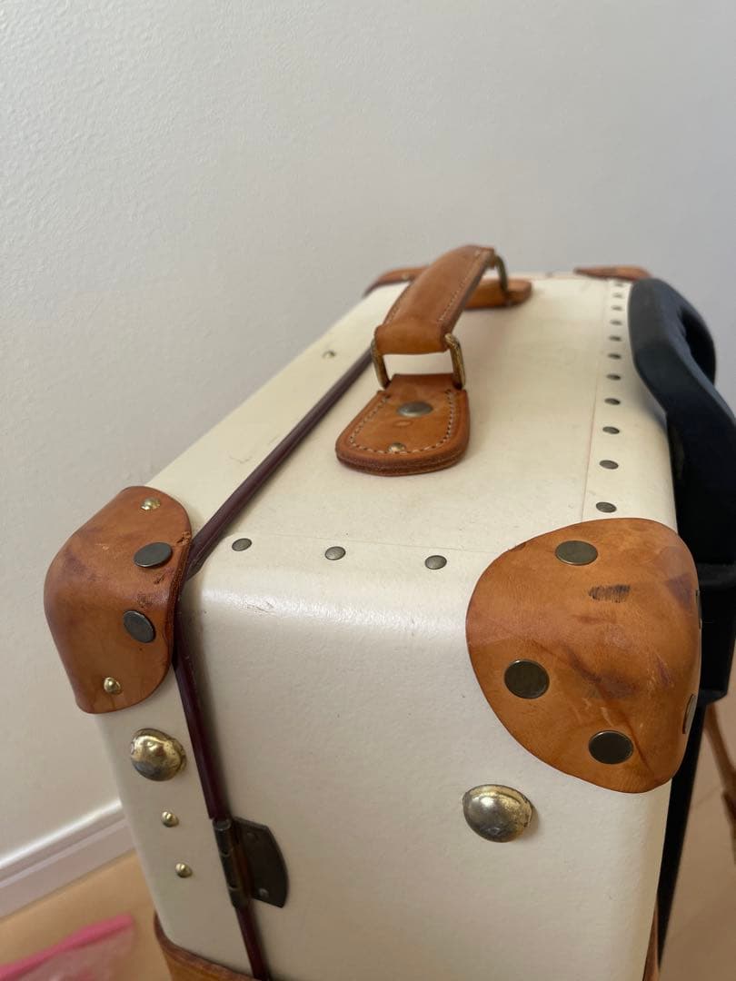 グローブトロッター　サファリ　スーツケース　21インチ　キャリー　アイボリー