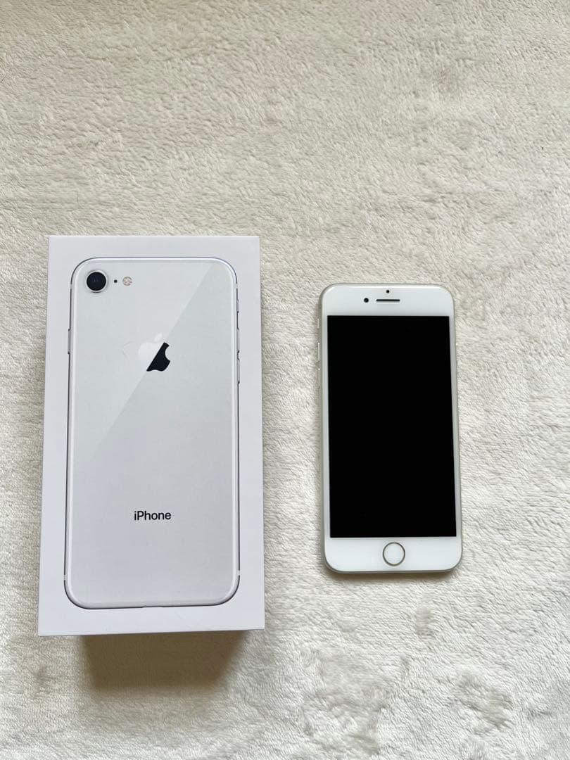 【箱付き美品】 Apple iPhone 8 シルバー