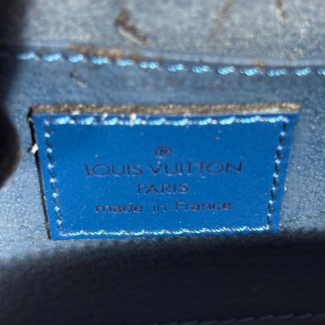 LOUIS VUITTON エピ ポーチ　ドーフィーヌPM　ルイヴィトン