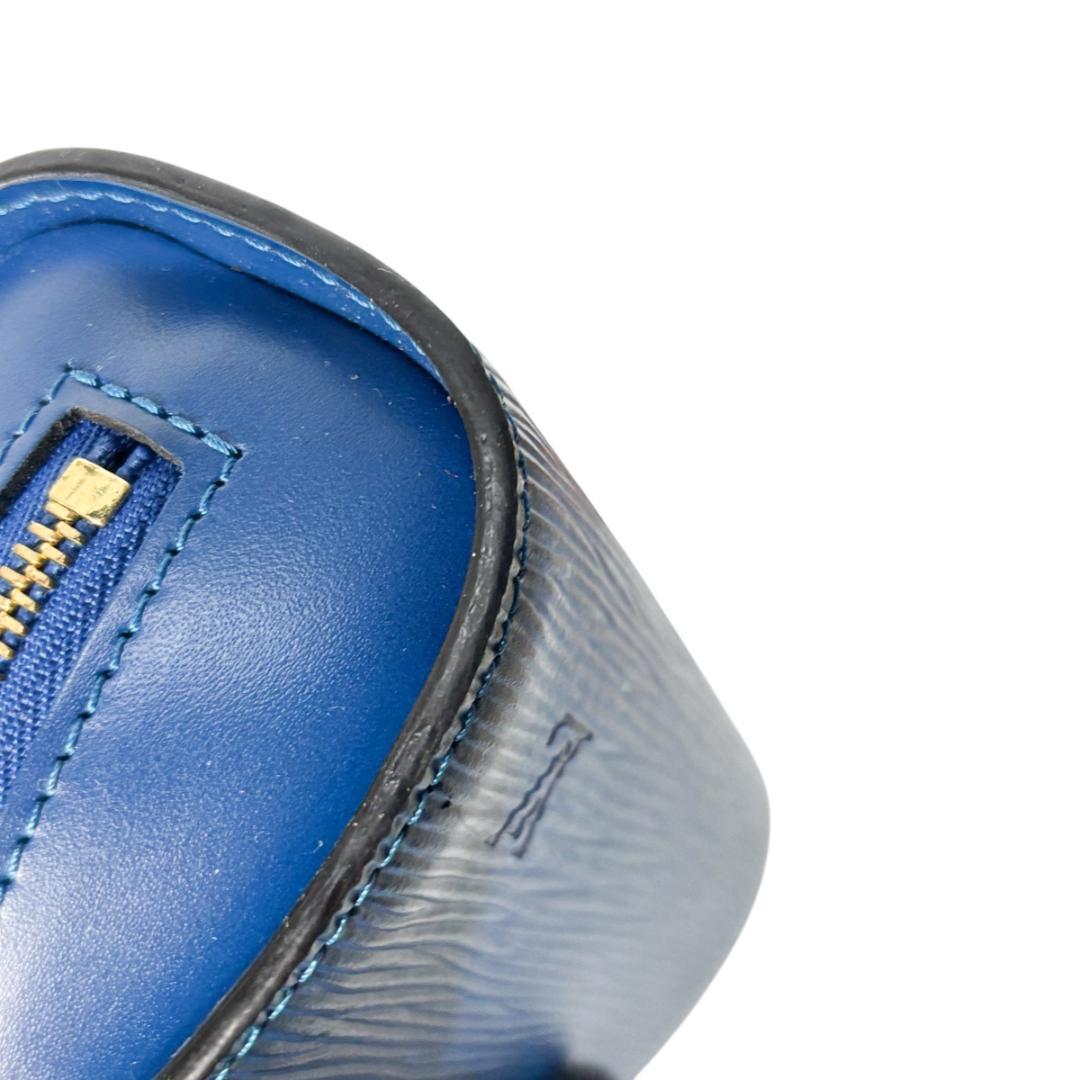 LOUIS VUITTON エピ ポーチ　ドーフィーヌPM　ルイヴィトン