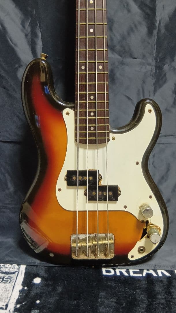 Fender Precision Bass サンバースト 4弦