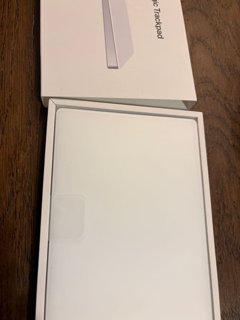 Magic Trackpad 本体　ライトニングモデル