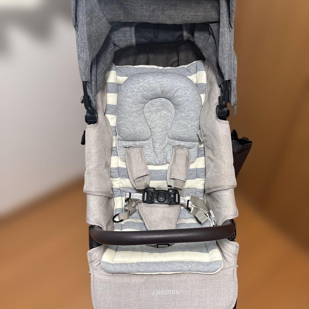 美品！【AIRBUGGY】安定性のある3輪折りたたみベビーカーグレー【付属品有】