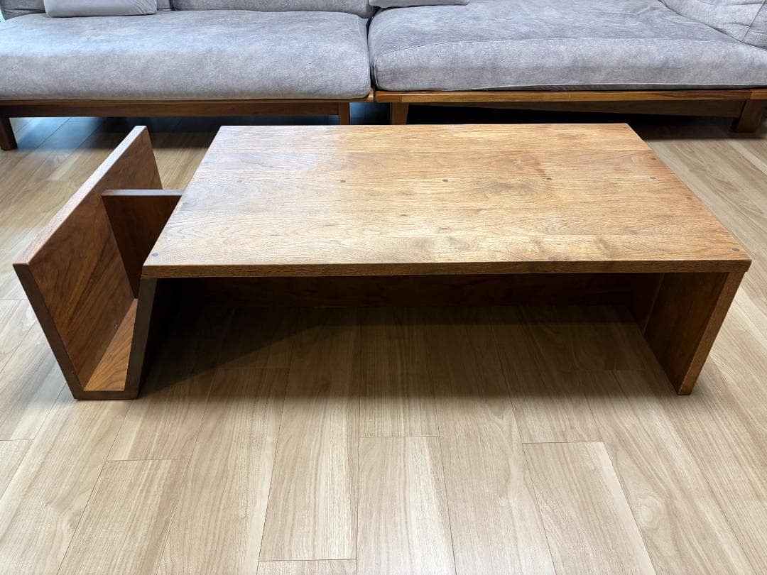 マスターウォール モアレス マガジンテーブル