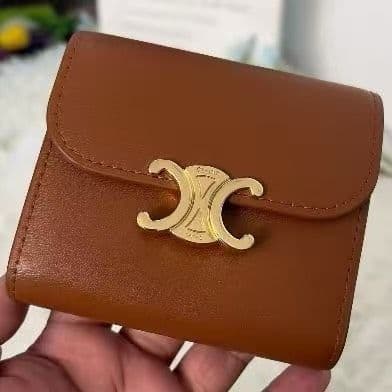 CELINEブラウンレザー 三つ折り財布