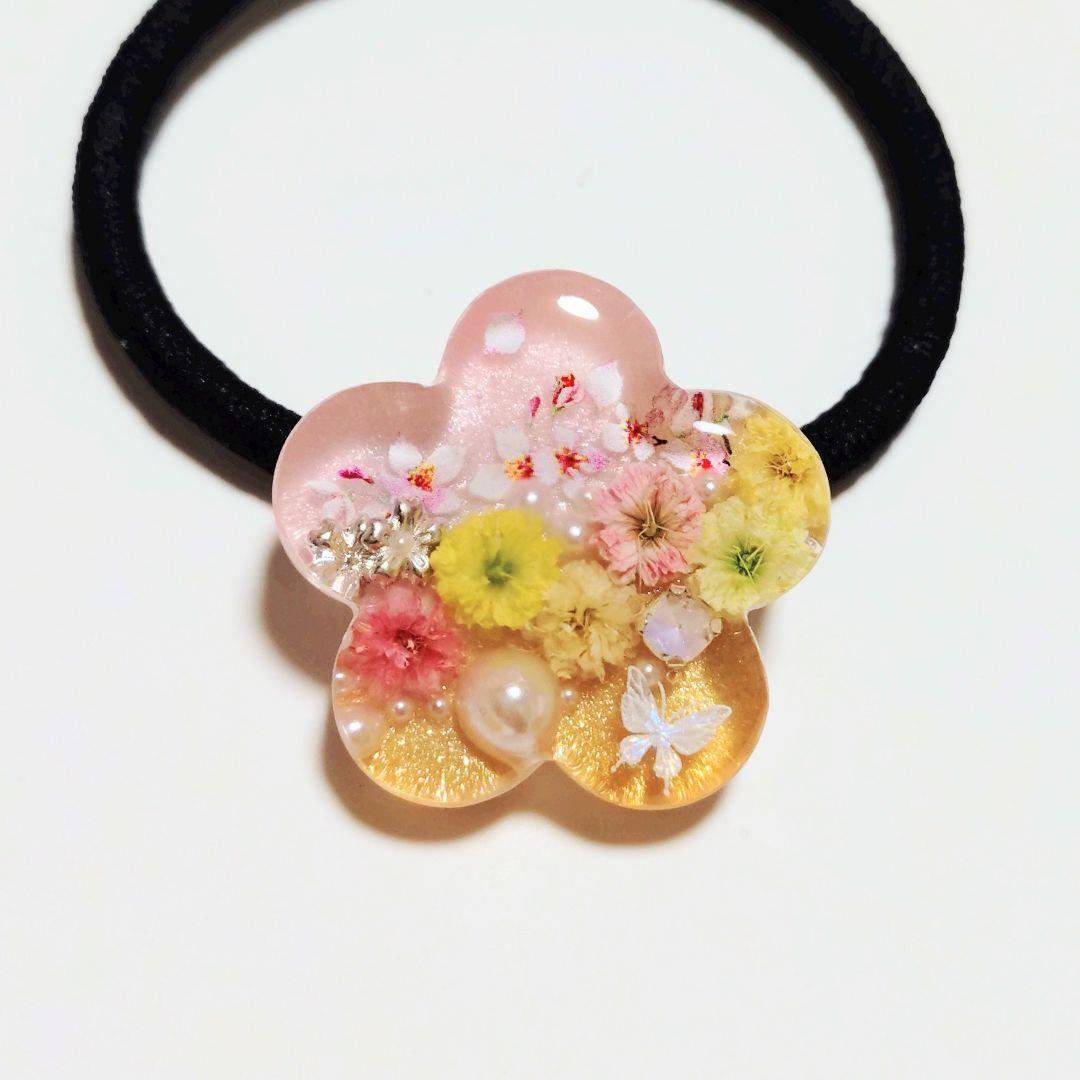 No.431　レジン ヘアゴム キーホルダー ピンバッジ さくらカスミソウ