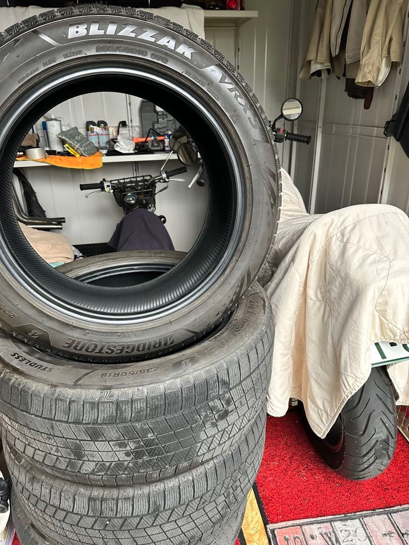 ブリヂストン　ブリザック vrx3 235/50R18 21年46週4本セット