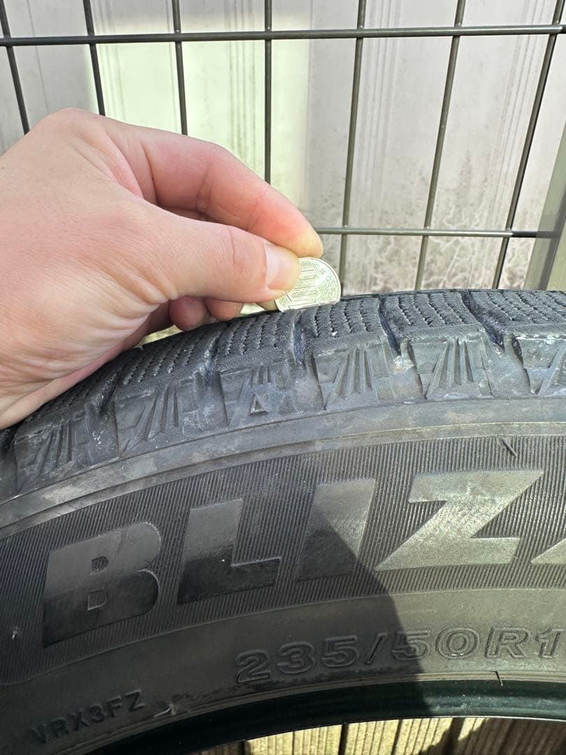 ブリヂストン　ブリザック vrx3 235/50R18 21年46週4本セット