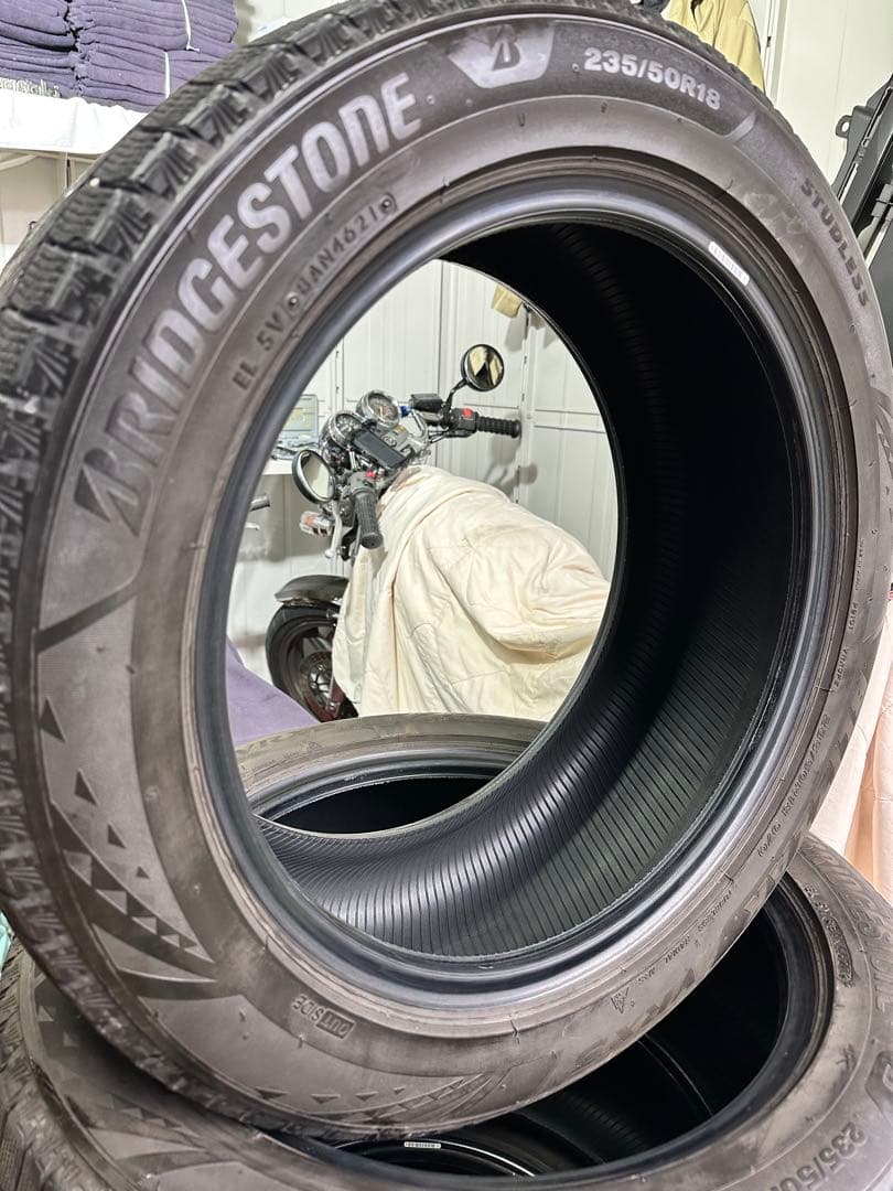 ブリヂストン　ブリザック vrx3 235/50R18 21年46週4本セット