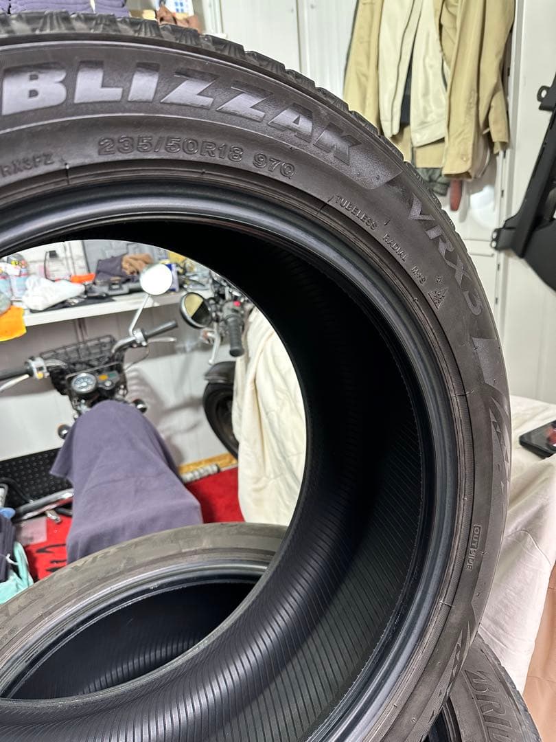 ブリヂストン　ブリザック vrx3 235/50R18 21年46週4本セット