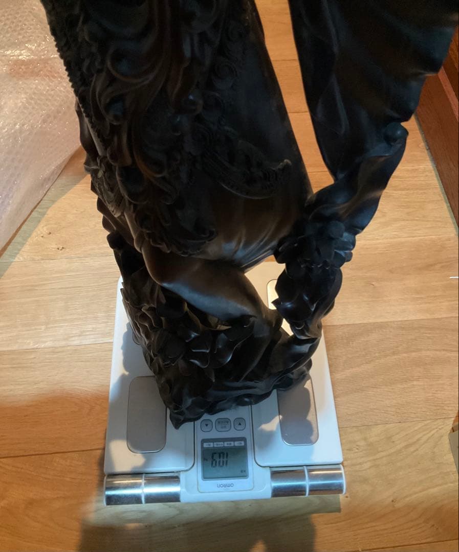 インドネシア　黒檀の置き物