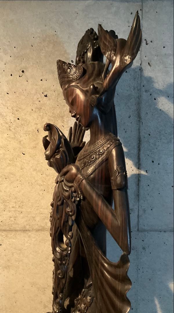 インドネシア　黒檀の置き物