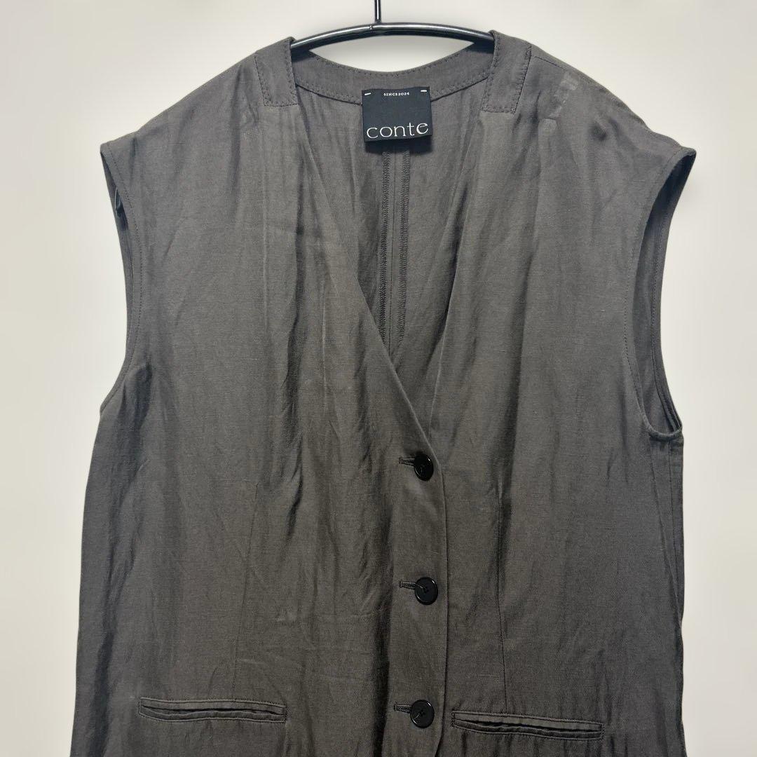 コンテ完売品　辺見えみりさん着用フロントボタン Vネックオールインワン