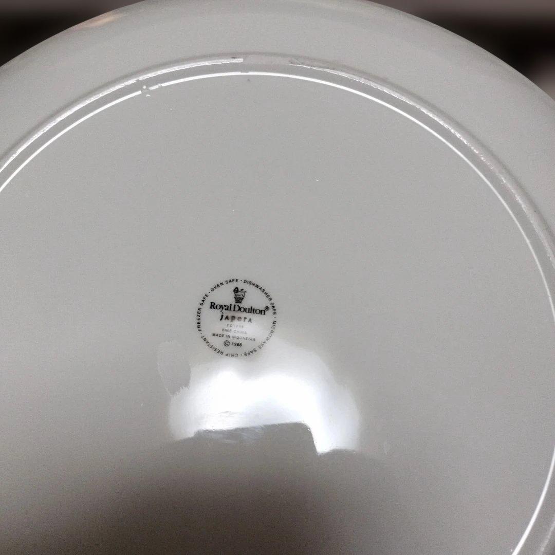 ロイヤルドルトン 陶器 食器セット ほぼ未使用です。