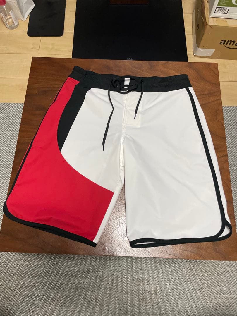 PEAQ スポーツ用水着 ホワイト/レッド/ブラック