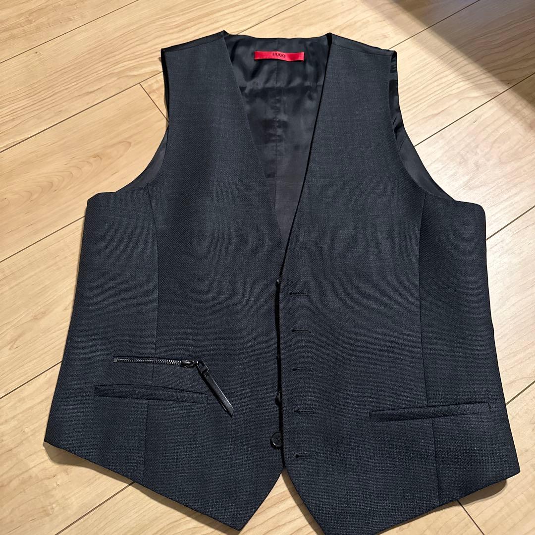HUGO ダークグレー スーツベスト　サイズ48 BOSS