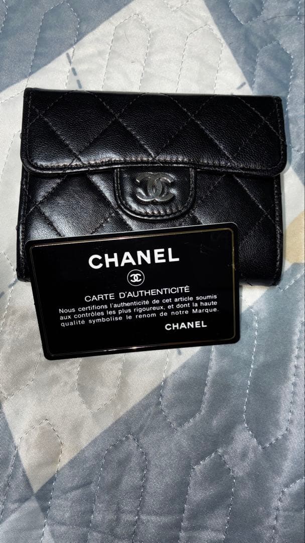 K*様 CHANEL ブラック キルティング折り財布