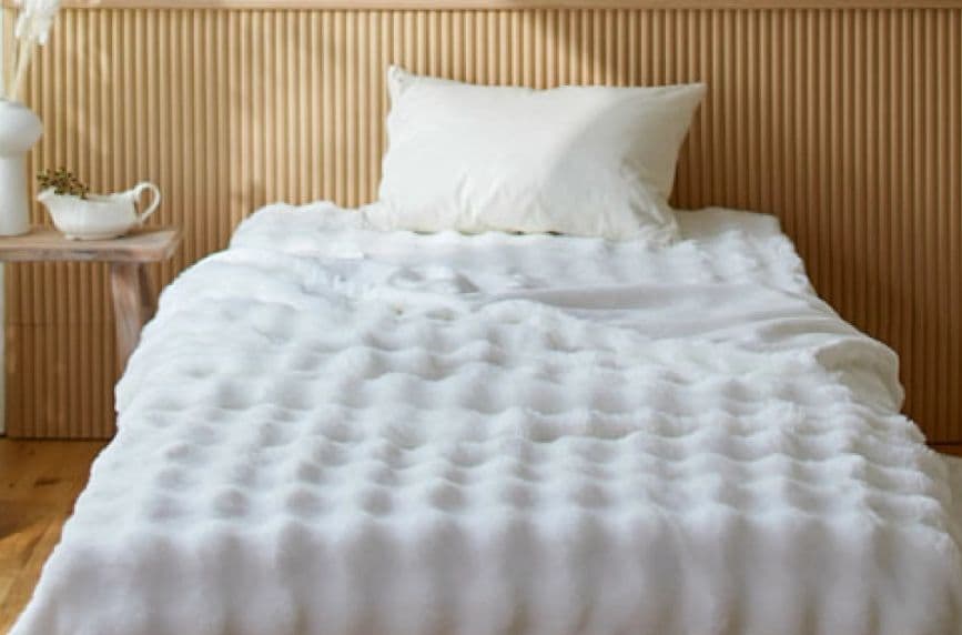 スノーホワイト 真っ白 純白 ふわふわモコモコ なめらか暖か毛布 シングルサイズ