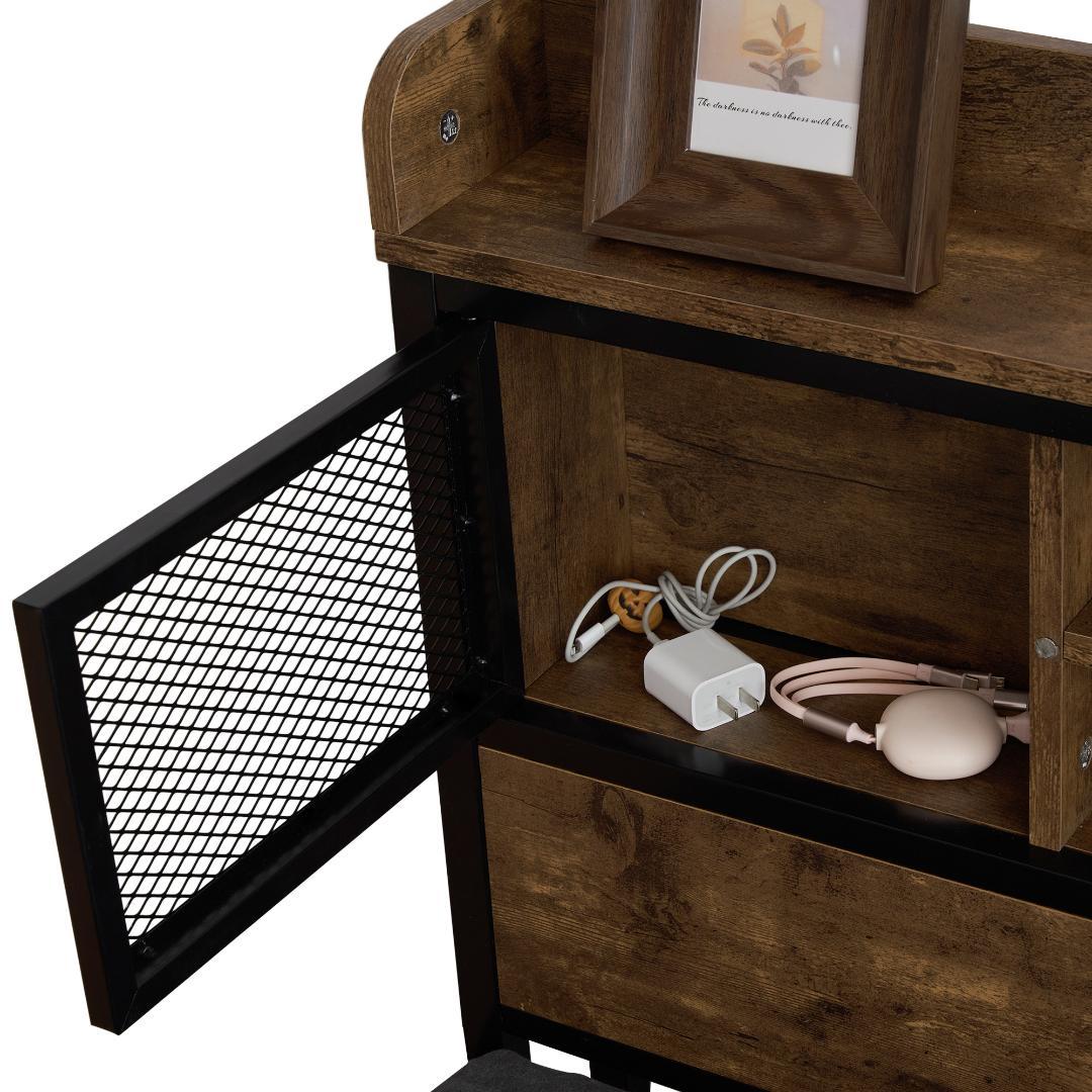 数量限定！売切ゴメン　D・ダブル　高級ベッドフレーム・コンセント付き　BROWN