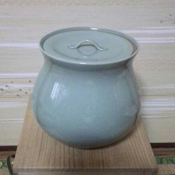 人間文化財　海剛　青磁水差し