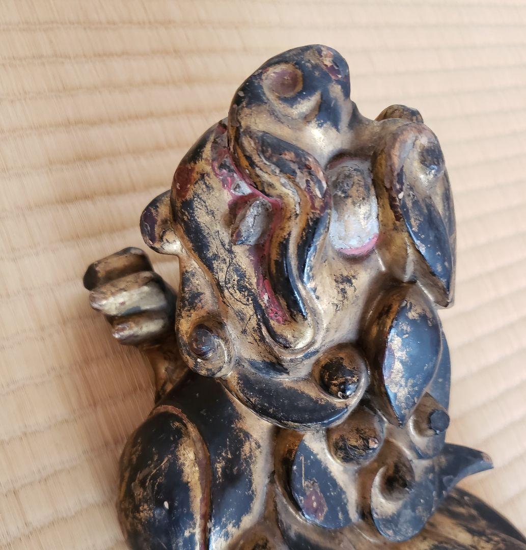 Ｎo197　古い獅子の金箔木彫(仏教彫刻) 室町・江戸期
