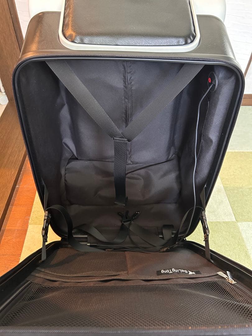 乗れる キャリーケース スーツケース 40L ホワイト（タイヤストッパー付き）