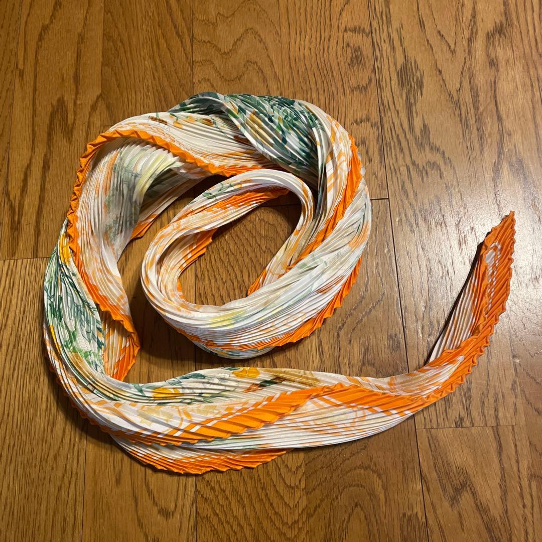 HERMES 花柄 シルクスカーフ　プリーツ