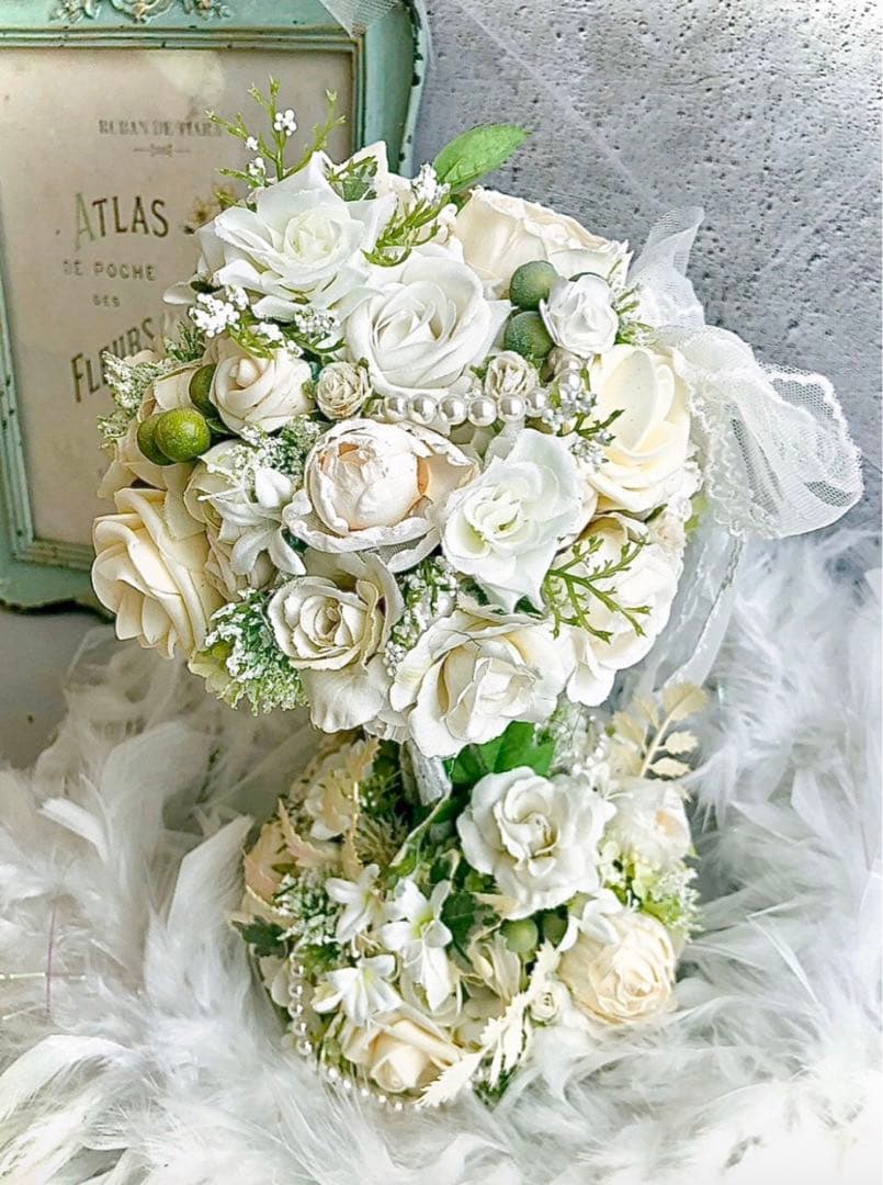 ミッチー❣️forest weddgingホワイト調ローズトピアリー公触媒