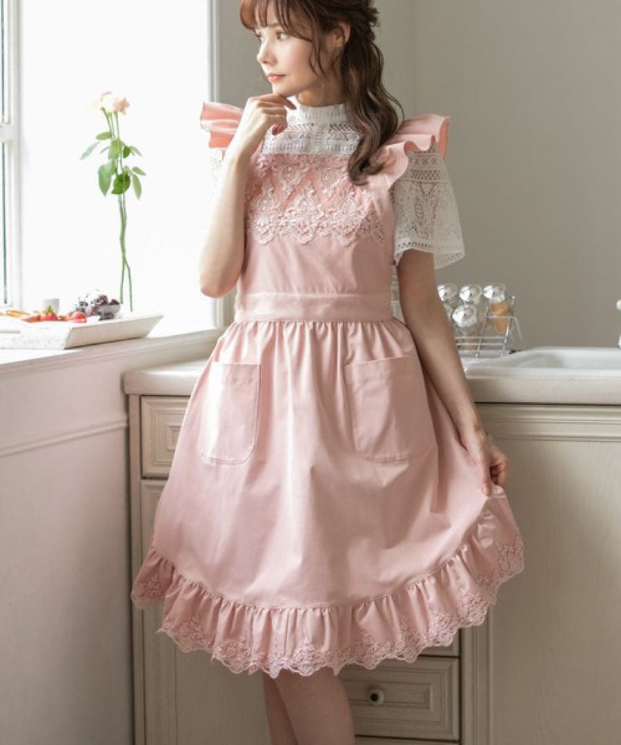 エミリアウィズ　エプロン　新品