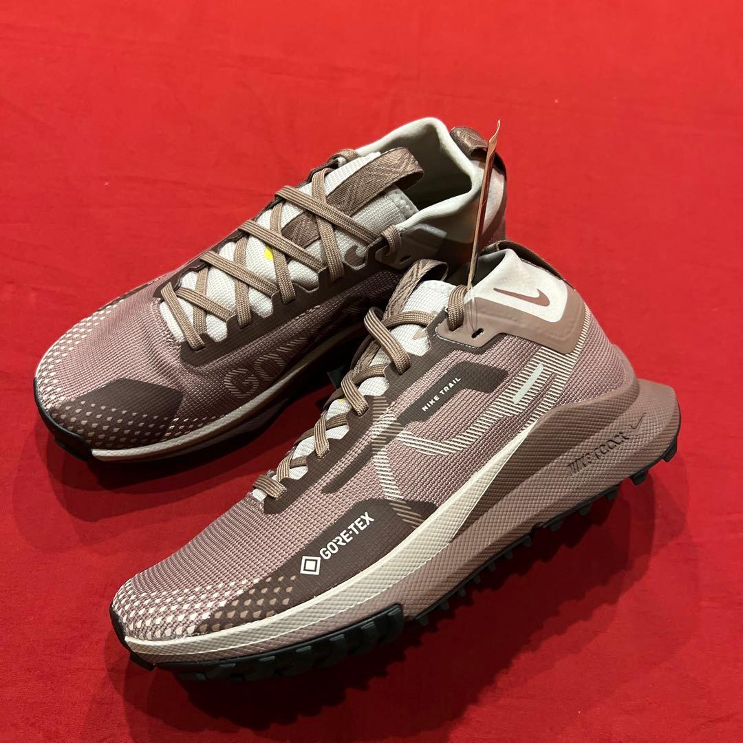 新品　25cm　ナイキ　ランニングシューズ　ウィメンズ ペガサス トレイル 4