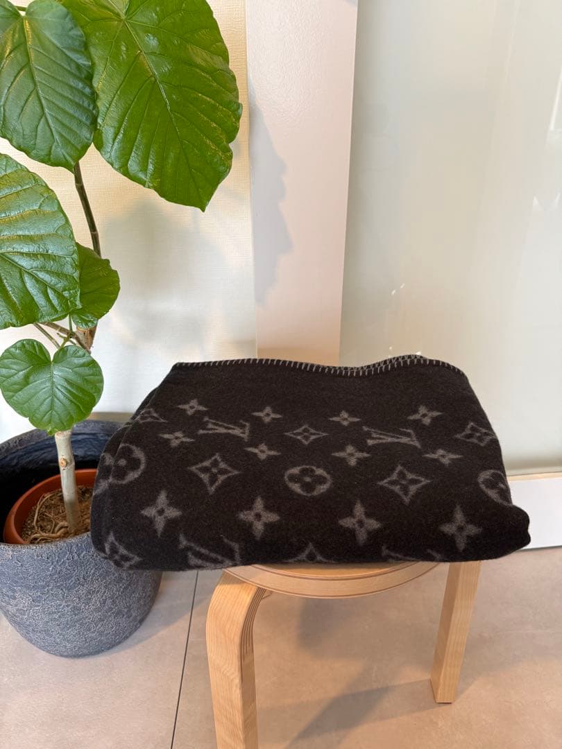 ルイ・ヴィトンクヴェルテュール モノグラム エクリプス ブランケット