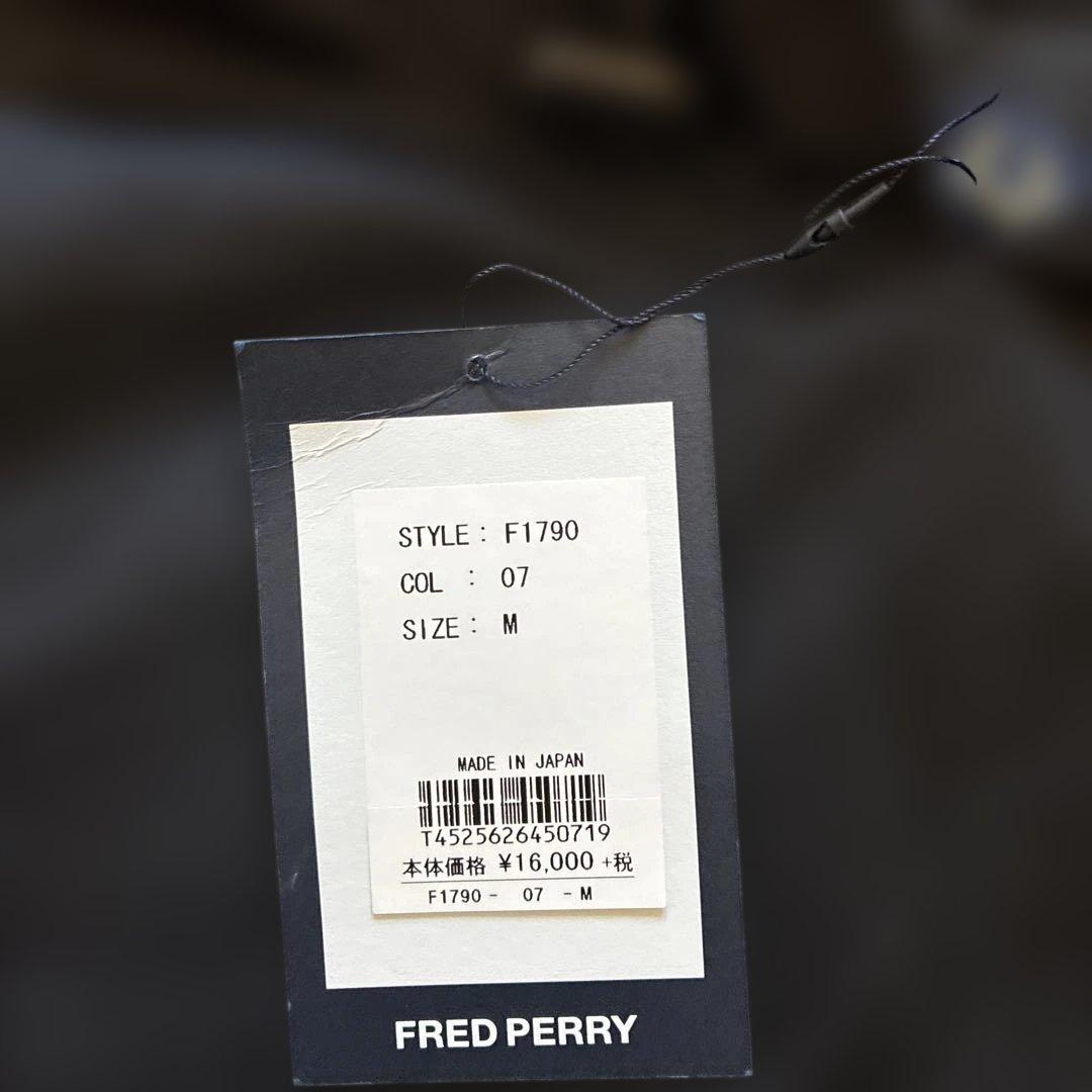 フレッドペリー　黒パーカー新品