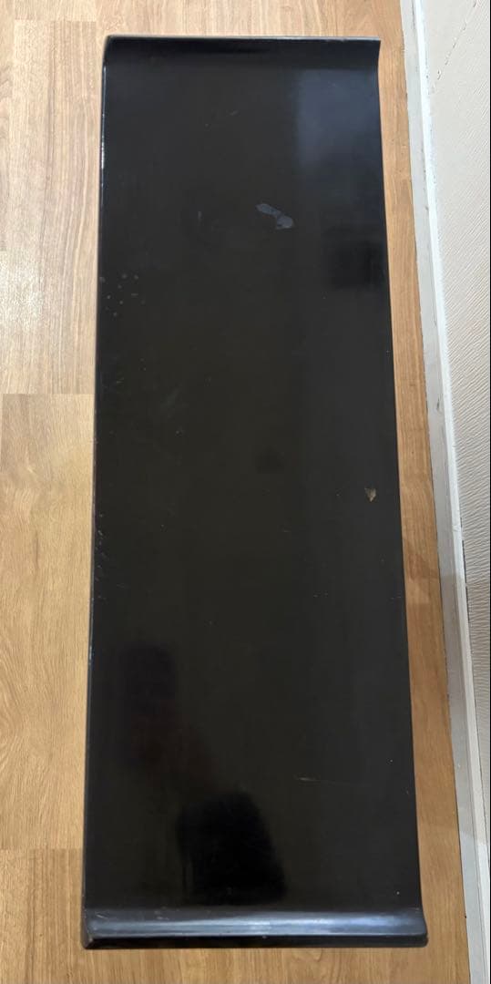 螺鈿細工の飾り棚　黒色　茶箪笥　花鳥の絵柄　段違い　和風　希少