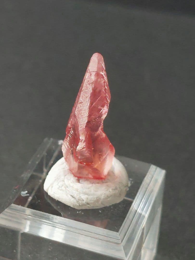 南アフリカ産　ロードクロサイト　原石　犬牙状結晶