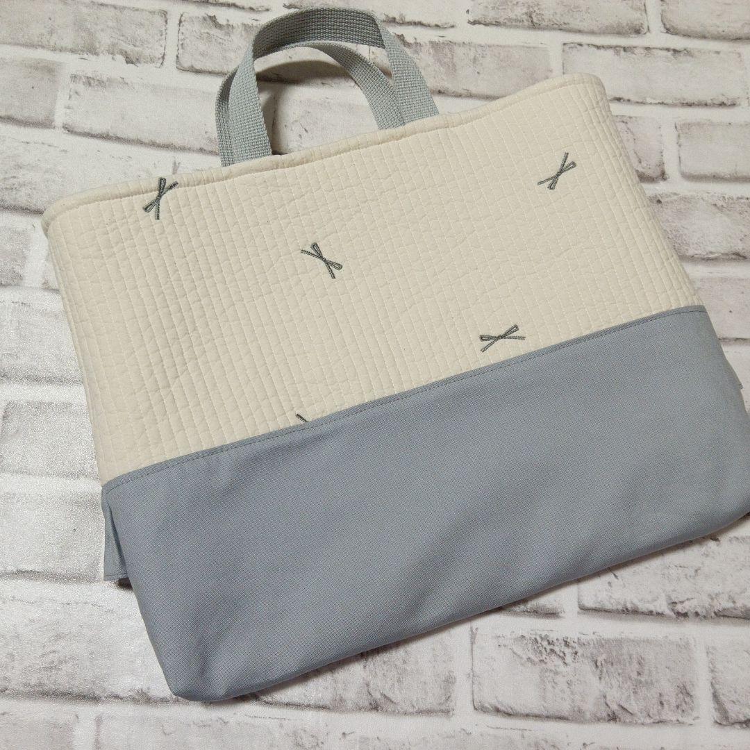 7、ヌビ　レッスンバッグ　フリル　ハンドメイド　リボン生成り×ライトグレー