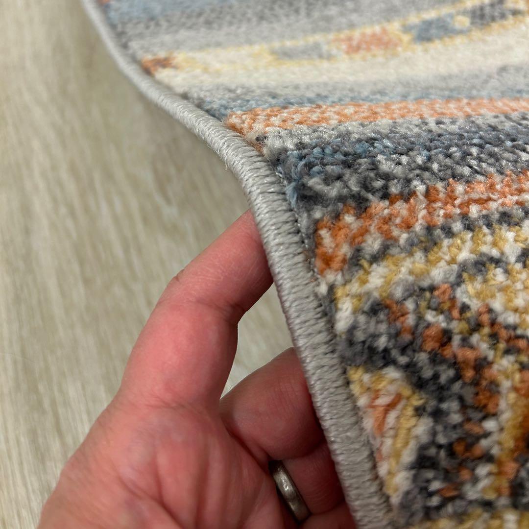 新品☆キリム柄ラグ ウィルトンラグ エスニックテイスト トルコ製 カーペット