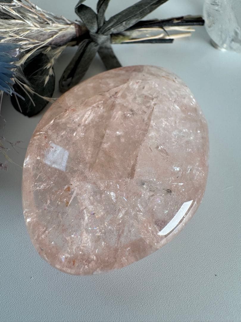 濃いピンク　ピンククリアクォーツ　パーム　虹だらけ　流通名　ピンクアゼツライト