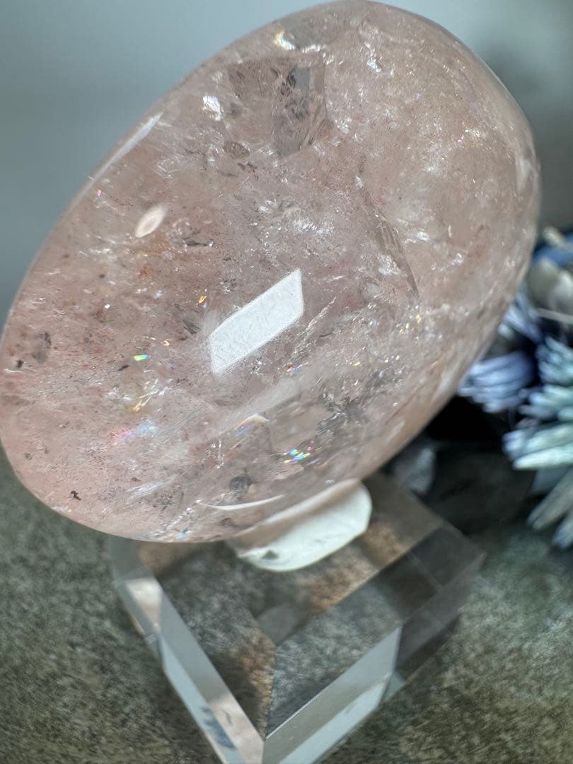 濃いピンク　ピンククリアクォーツ　パーム　虹だらけ　流通名　ピンクアゼツライト