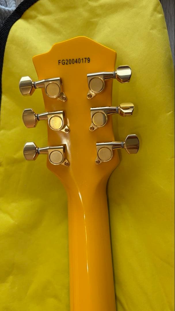 美品　hideモデル　バーニー　イエローハート　スピーカー内蔵