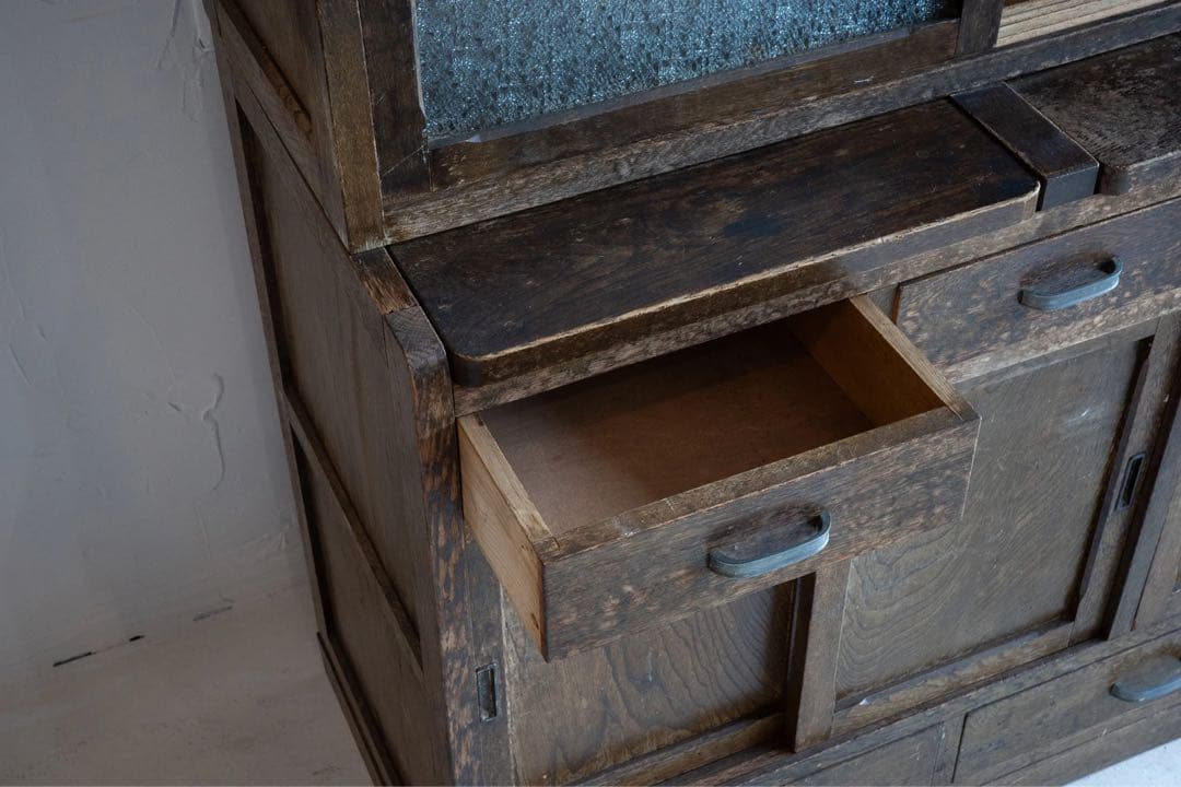 昭和レトロ 食器棚 水屋箪笥 ガラス引き戸 折り畳み天板付