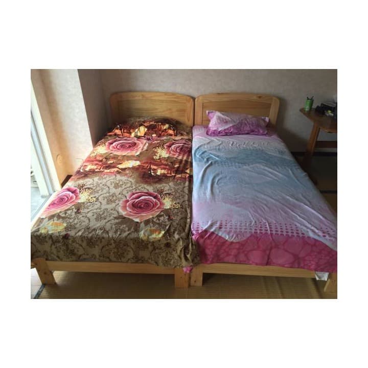 ベッド/マットレス  Wooden bed with mattress