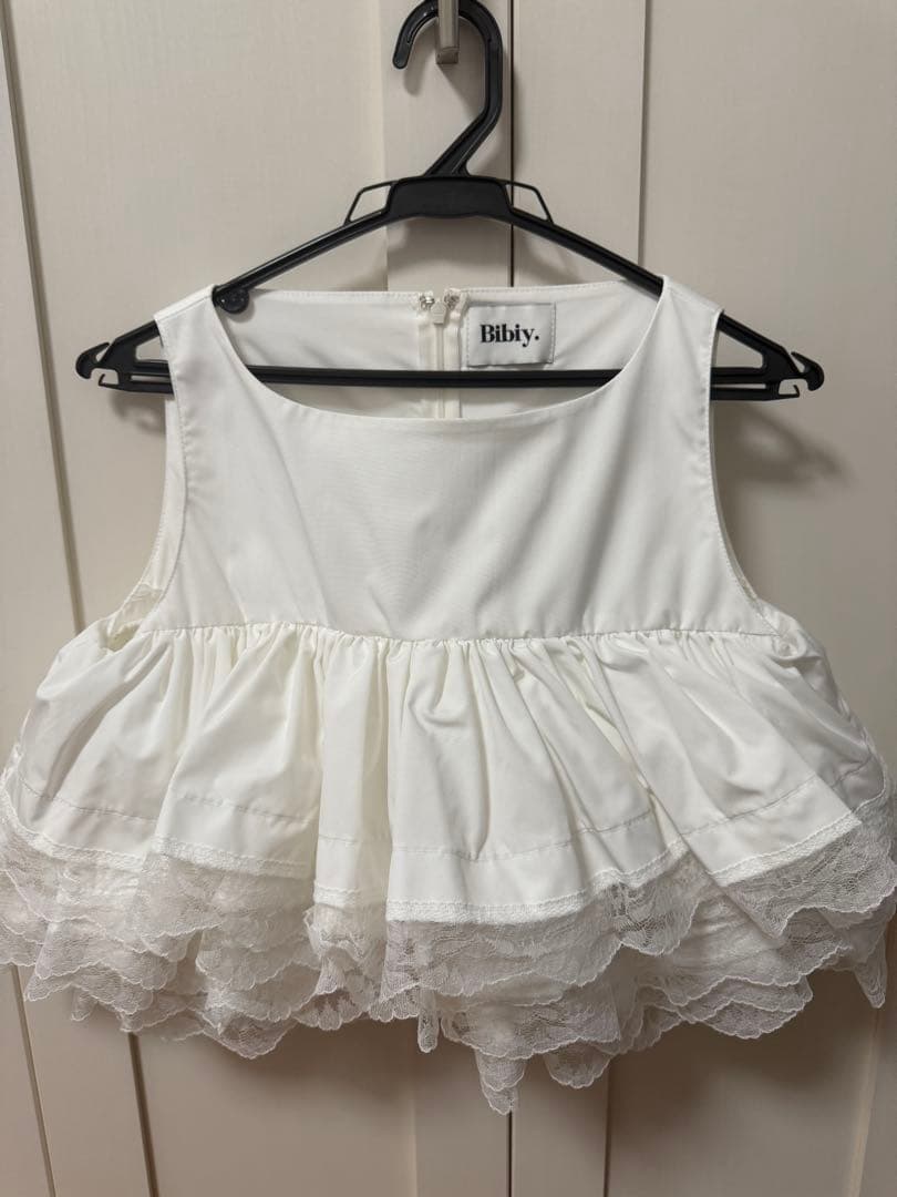 bibiy フリルトップス