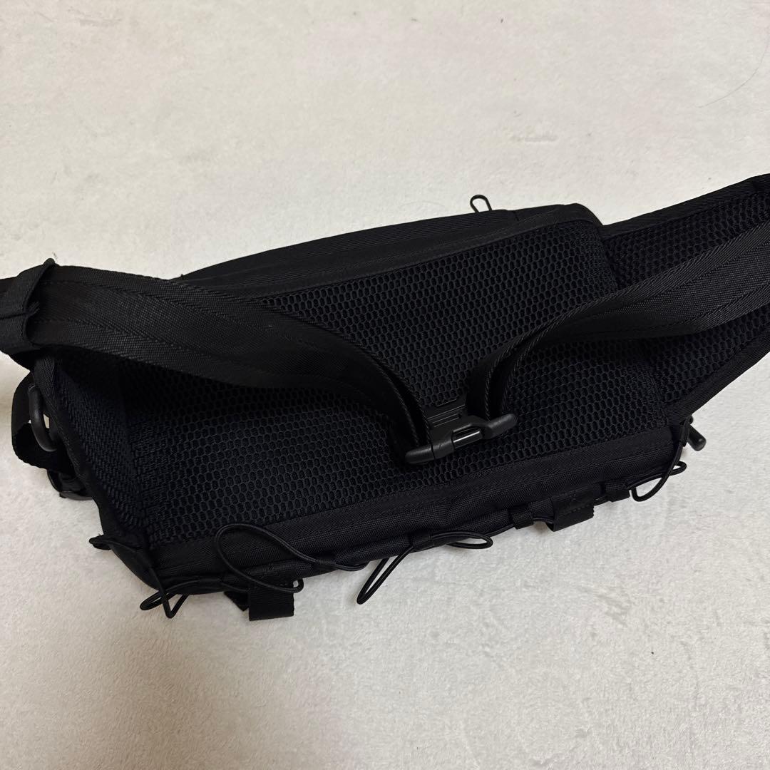 【美品】CONSPARA　最強トラベル　防刃ボディバッグ　TSAロック付き　黒